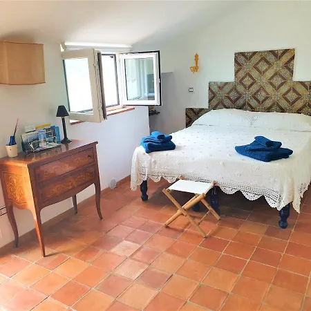 Sunset Apartment *